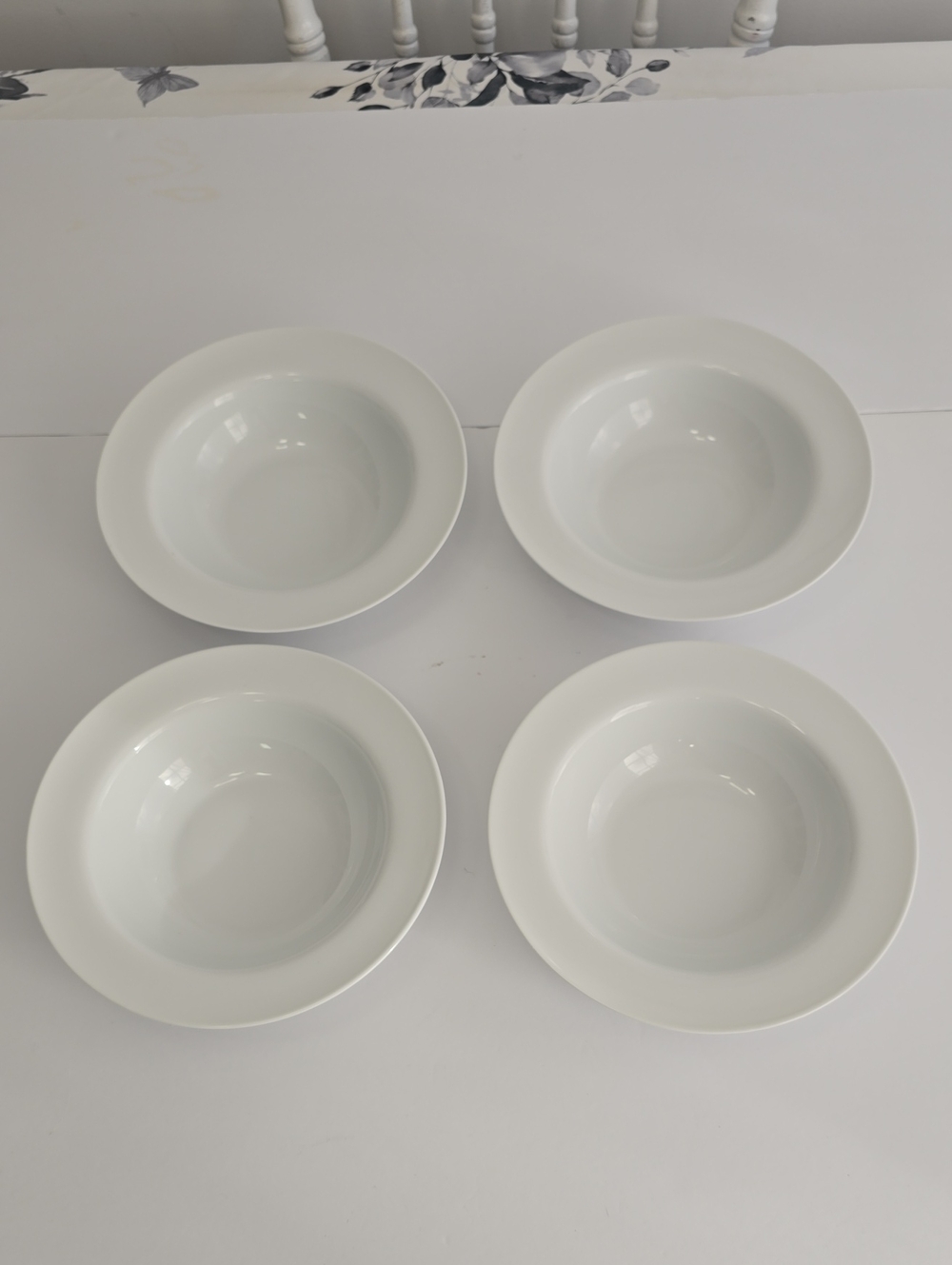 Pier 1 Imports Set Of 4 Luminous White Porcelain Soup Pasta Bowls - Picture 7 of 16